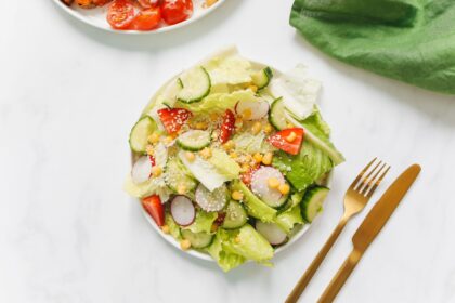 assiette équilibrée légumes frais