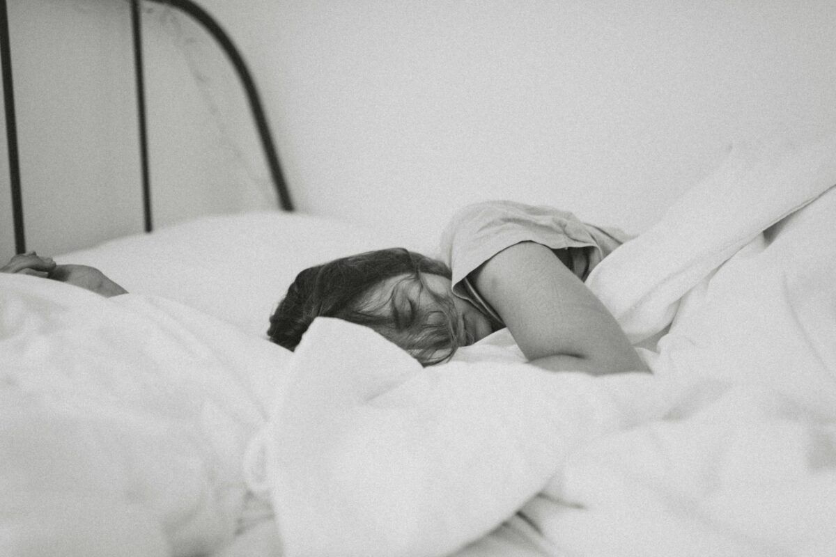 découvrez tout sur les tests d'apnée du sommeil et comment ils peuvent aider à diagnostiquer les troubles respiratoires pendant le sommeil.