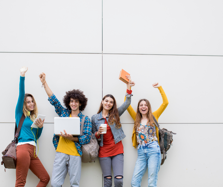 étudiants souriants
