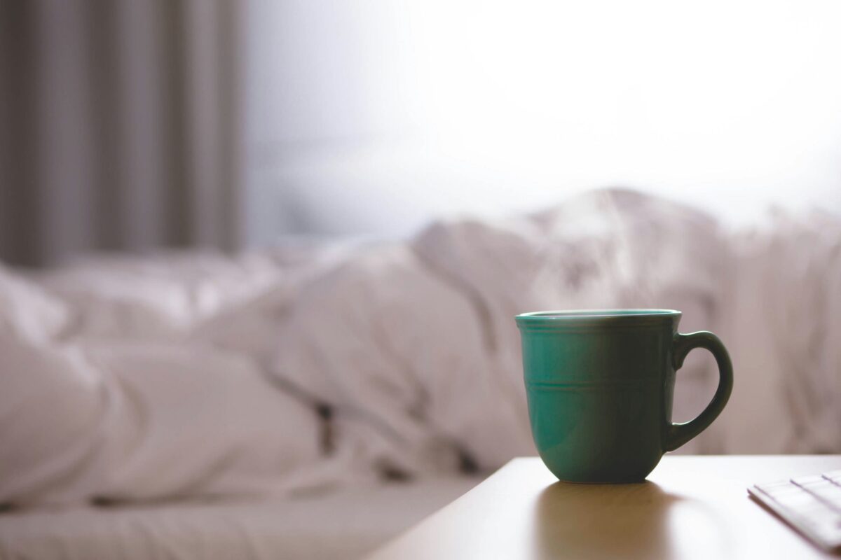 la paralysie du sommeil, aussi connue sous le nom de sleep paralysis, est un trouble du sommeil caractérisé par une incapacité momentanée à bouger ou à parler pendant les transitions entre l'éveil et le sommeil. découvrez les causes, les symptômes et les traitements de la sleep paralysis.