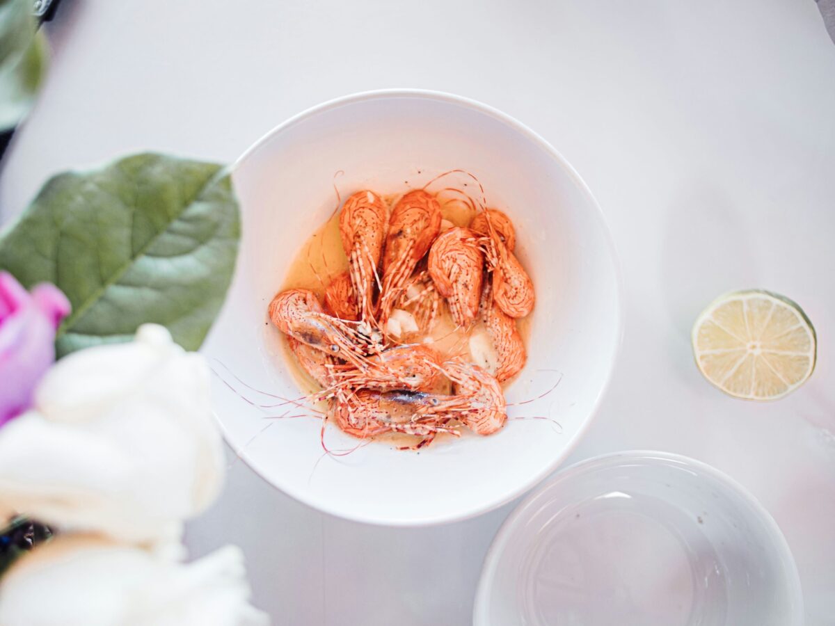 découvrez tout sur les crevettes, un fruit de mer délicieux et polyvalent, avec des recettes, des astuces de cuisson et des informations nutritionnelles.